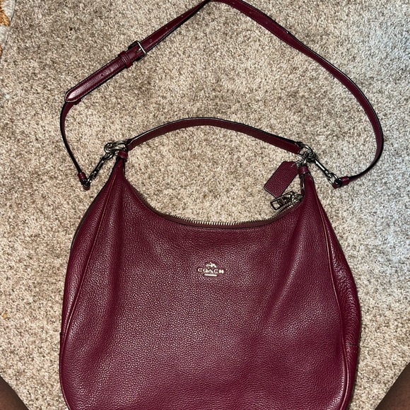 Coach hobo satchel
Genuine leather
bag collector
burgundy color way - Picture 6 of 7